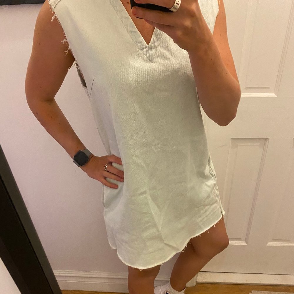 Comune distressed denim dress with pockets!